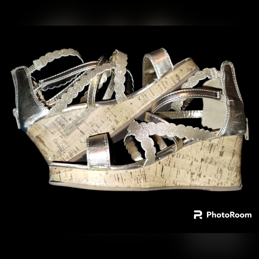 SO Shoes Gold Wedge Sandals Memory Foam Girls Size 3